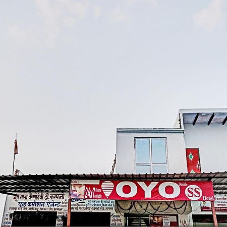 Oyo Double Ss Hotel Hathras Exterior photo