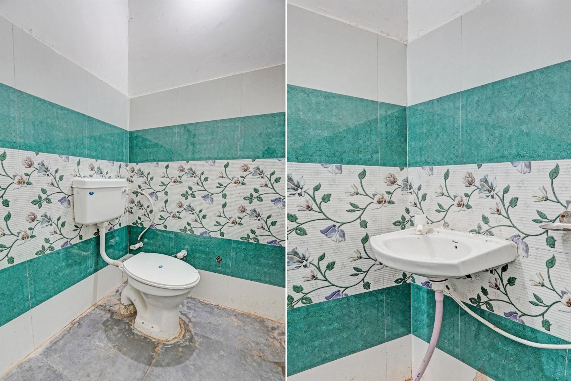 Oyo Double Ss Hotel Hathras Exterior photo